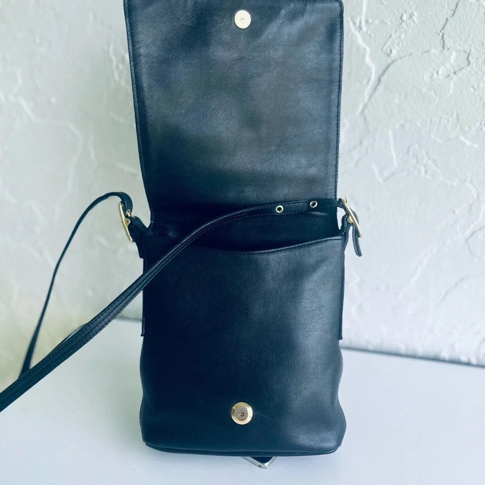 VINTAGE COACH Y2K LEGACY BLACK LUXURY SMALL LEATHER CROSSBODY FLAP 9…